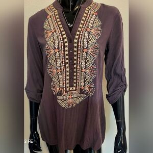 Solitaire Embroidered Top Size M